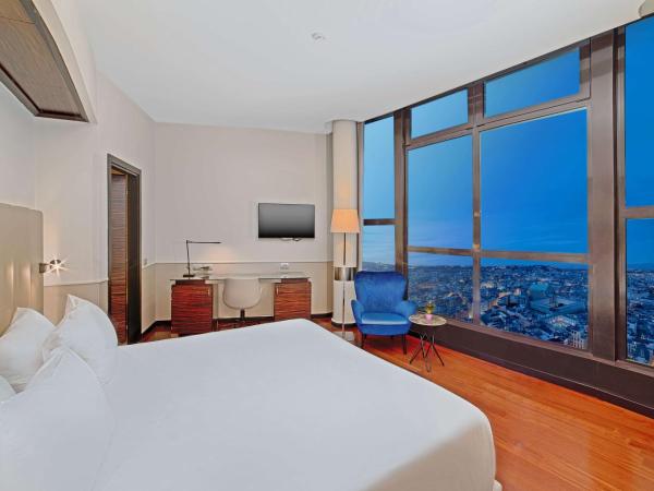NH Napoli Panorama : photo 8 de la chambre chambre double premium – vue sur mer