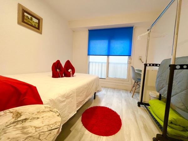 Guest House Leo : photo 1 de la chambre chambre simple avec salle de bains commune