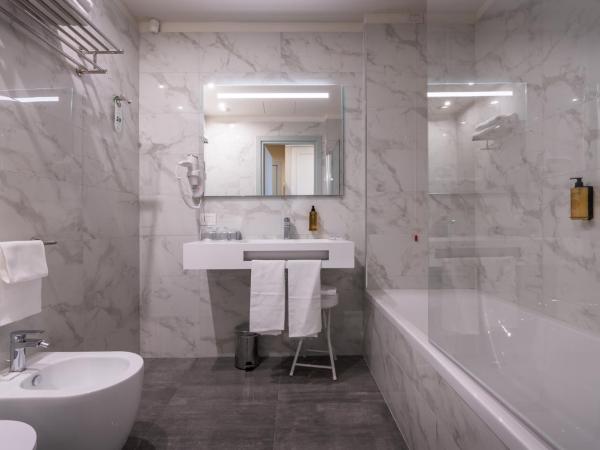 Hotel Ariele : photo 7 de la chambre chambre familiale