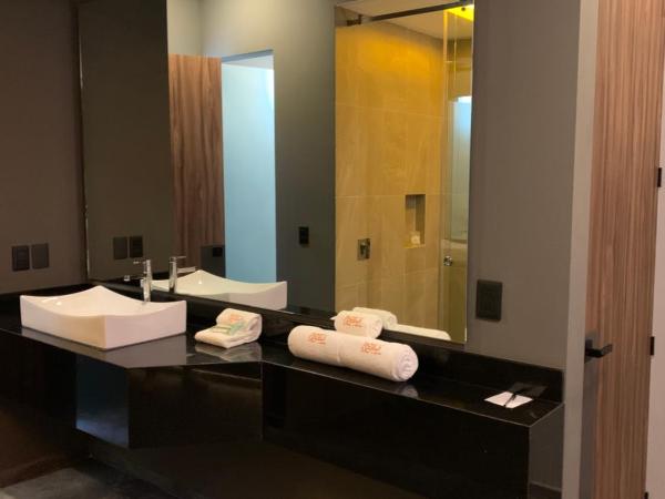 Roxy Motel : photo 9 de la chambre chambre double avec baignoire spa