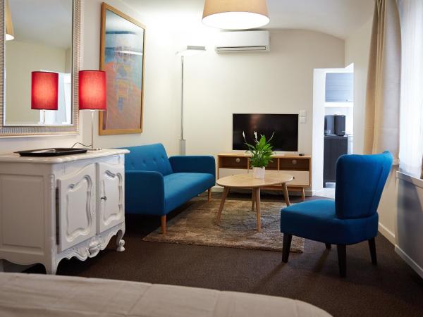 La Résidence Arles Centre : photo 4 de la chambre appartement de luxe au 2ème Étage - vue sur cour