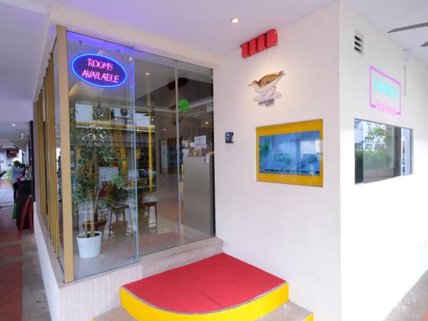 Sandpiper Hotel Single Room, Long Stay and Short Hours : photo 4 de la chambre chambre lits jumeaux supérieure sans fenêtre