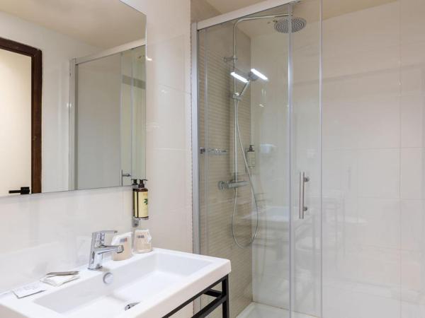 Best Western Hotel & SPA Coeur De Cassis : photo 6 de la chambre chambre lit queen-size classique