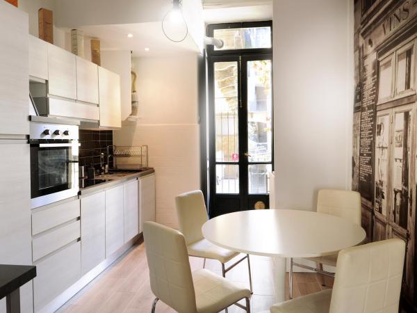 Apartments Chic Torino Centro porta nuova : photo 1 de la chambre appartement standard