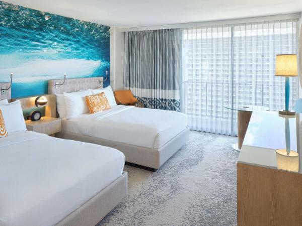 OUTRIGGER Waikiki Beachcomber Hotel : photo 3 de la chambre hébergement 2 lits doubles - vue sur océan