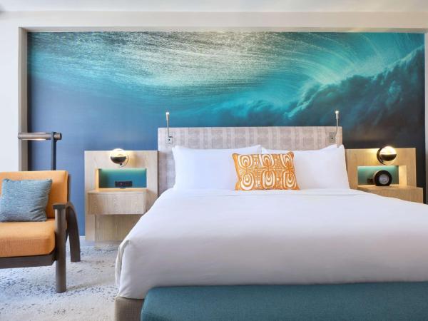 OUTRIGGER Waikiki Beachcomber Hotel : photo 3 de la chambre hébergement 1 lit king-size - vue sur waikiki