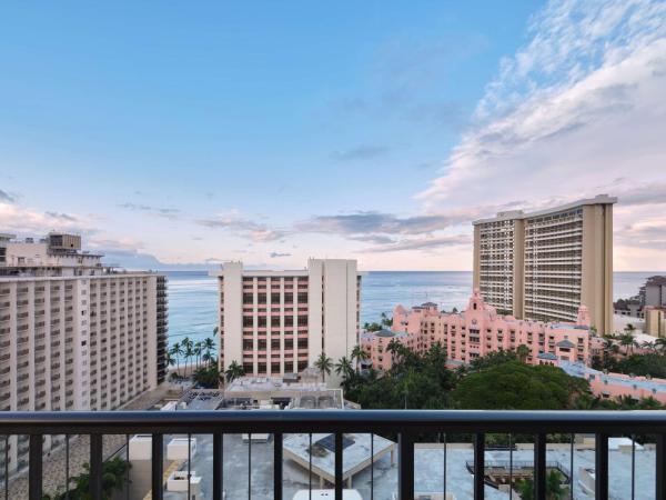 OUTRIGGER Waikiki Beachcomber Hotel : photo 7 de la chambre suite junior - 2 lits doubles
