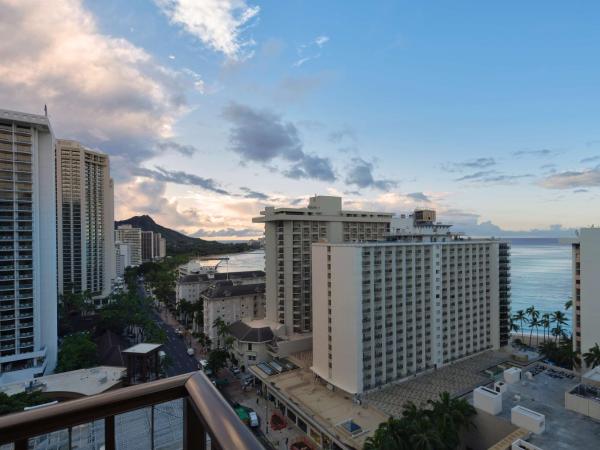 OUTRIGGER Waikiki Beachcomber Hotel : photo 6 de la chambre suite junior - 2 lits doubles