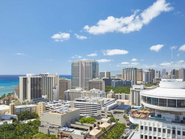 OUTRIGGER Waikiki Beachcomber Hotel : photo 6 de la chambre chambre 2 lits doubles - vue partielle sur océan