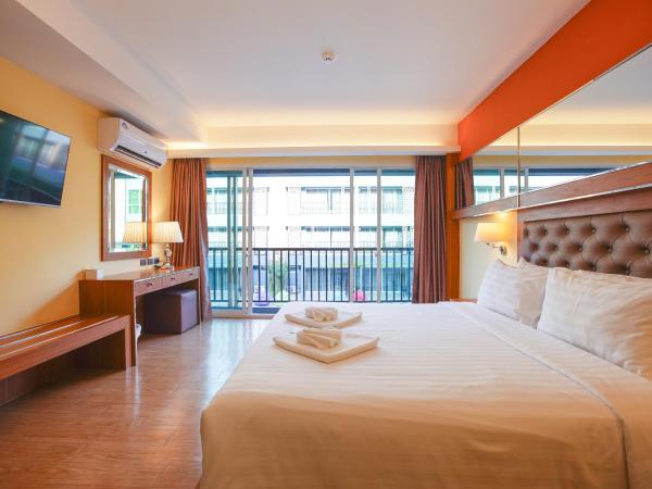 Golden Sea Hua Hin - SHA Extra Plus : photo 7 de la chambre chambre double ou lits jumeaux deluxe - vue sur piscine