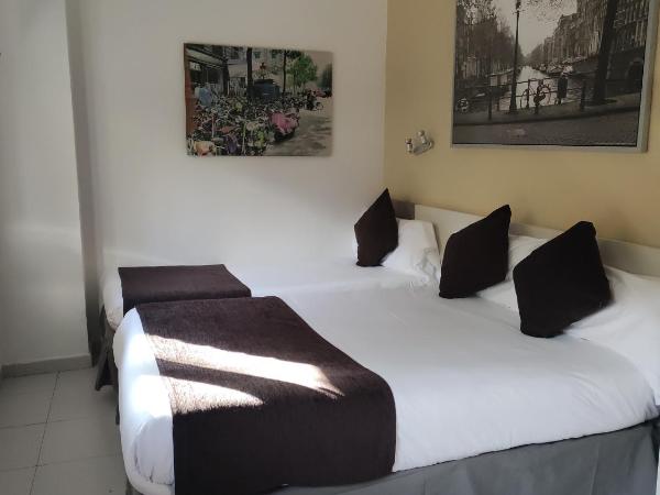 Hotel Travessera : photo 2 de la chambre chambre triple