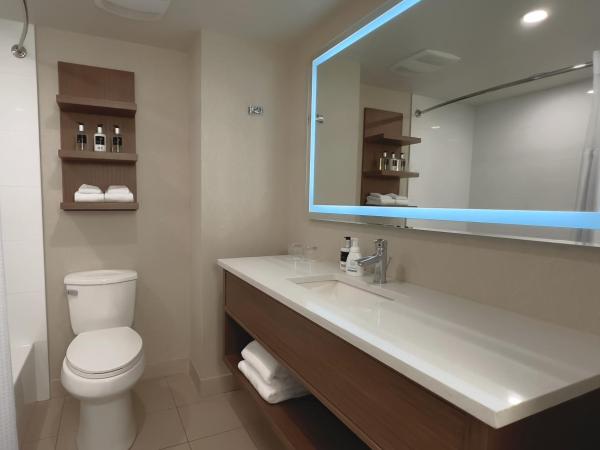 Coast Capri Hotel : photo 6 de la chambre chambre supérieure côte avec 1 lit king-size