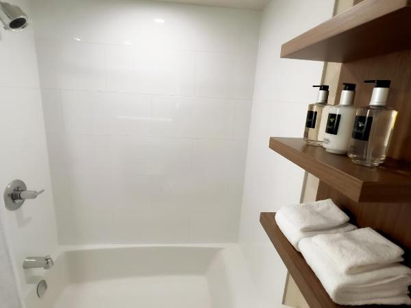 Coast Capri Hotel : photo 5 de la chambre chambre supérieure côte avec 1 lit king-size