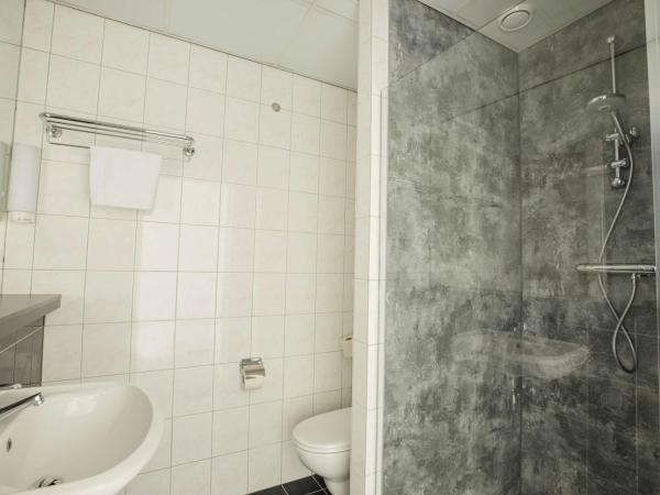 Flonk Hotel Groningen Centre, BW Signature Collection : photo 5 de la chambre chambre lits jumeaux standard