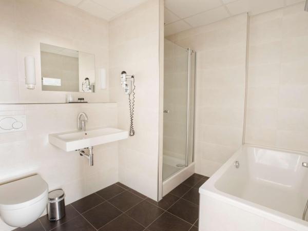 Flonk Hotel Groningen Centre, BW Signature Collection : photo 5 de la chambre chambre lit king-size deluxe