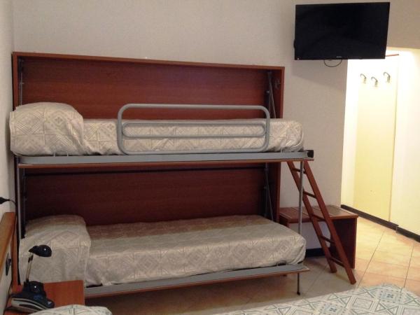 Hotel Ricci : photo 4 de la chambre chambre triple