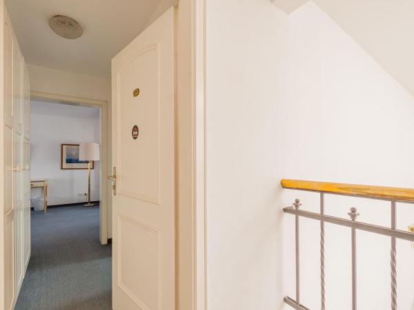 Pension für Monteure in Dresden, Zimmer mit eigenem Bad und großer Gemeinschaftsküche : photo 1 de la chambre chambre quadruple classique