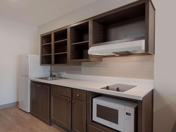 WoodSpring Suites Phoenix-Deer Valley : photo 2 de la chambre chambre lit king-size standard avec canapé-lit - non-fumeurs