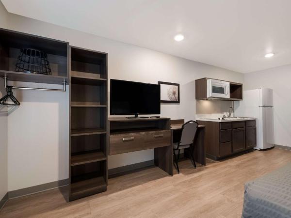 WoodSpring Suites Phoenix-Deer Valley : photo 7 de la chambre chambre lit king-size standard avec canapé-lit - non-fumeurs