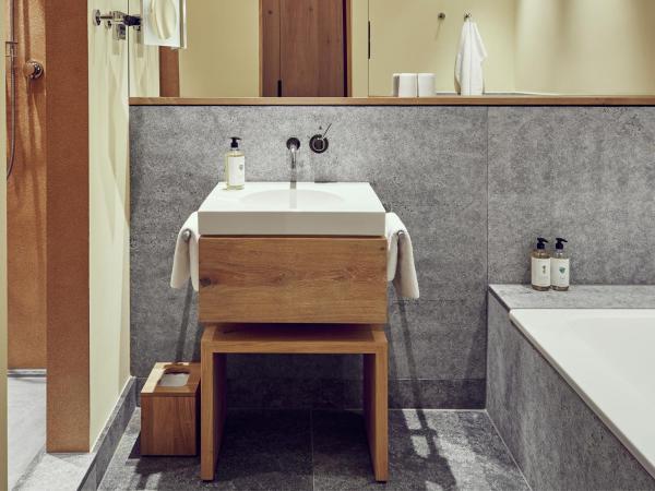 Hotel Wedina an der Alster : photo 3 de la chambre chambre double supérieure - vue sur jardin