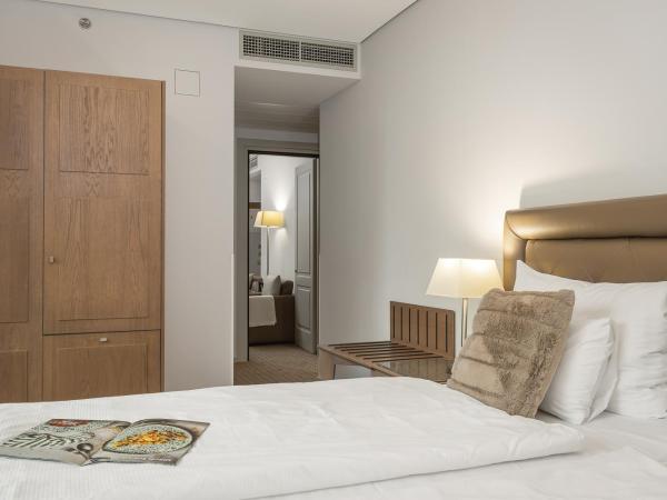 Hotel Royal Prague : photo 8 de la chambre deux chambres doubles communicantes avec 2 salles de bains