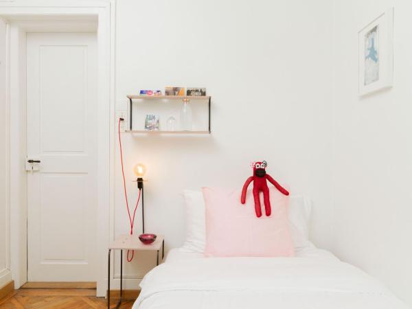 Hotel Beau Séjour Lucerne : photo 1 de la chambre chambre simple avec toilettes communes