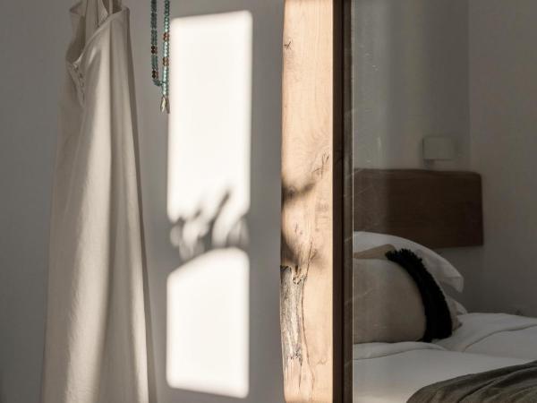 A Hotel Mykonos : photo 8 de la chambre grande suite familiale avec piscine privée