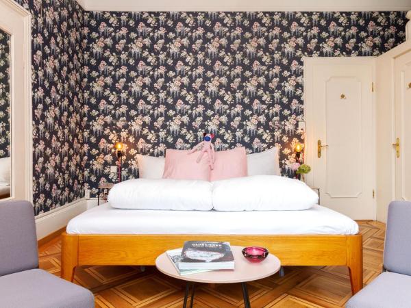 Hotel Beau Séjour Lucerne : photo 5 de la chambre chambre double avec balcon et salle de bains commune