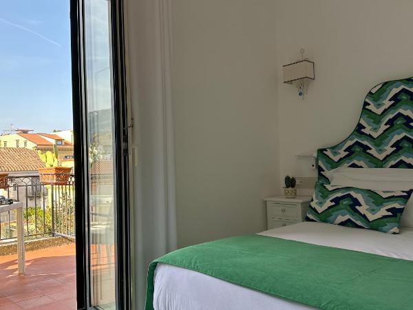 Hotel Villa Di Sorrento : photo 5 de la chambre chambre double ou lits jumeaux avec terrasse