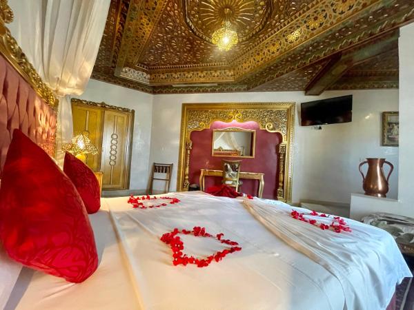 Royal Victoria - Ex British Embassy : photo 2 de la chambre suite - vue sur ville