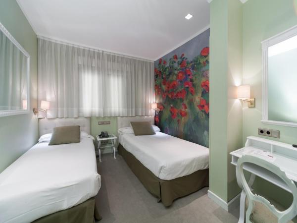 Hotel Santo Domingo : photo 7 de la chambre chambre double ou lits jumeaux standard