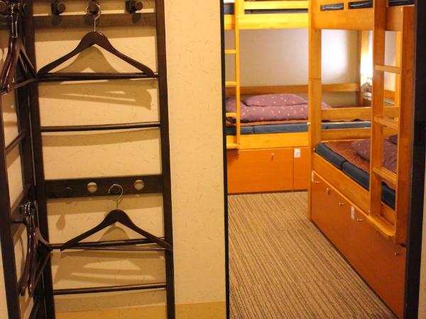 K's House Tokyo Oasis - Quality Hostel in Asakusa : photo 3 de la chambre dortoir mixte de 4 lits