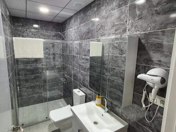 ÖZTÜRKS HOTEL : photo 1 de la chambre chambre familiale