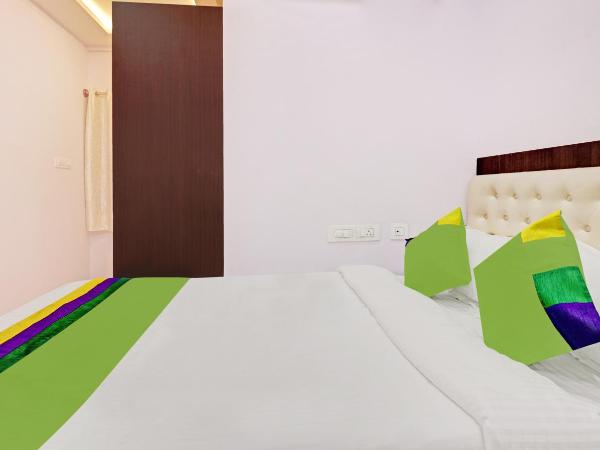 Treebo 98 Street : photo 4 de la chambre chambre double