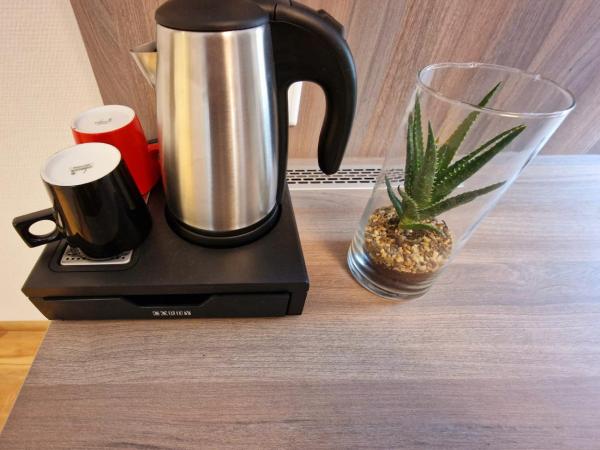 Hotel Frankfurt Messe : photo 10 de la chambre chambre simple avec salle de bains privative