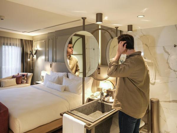 Stayso The House Hotel : photo 4 de la chambre hébergement lit king-size deluxe confort