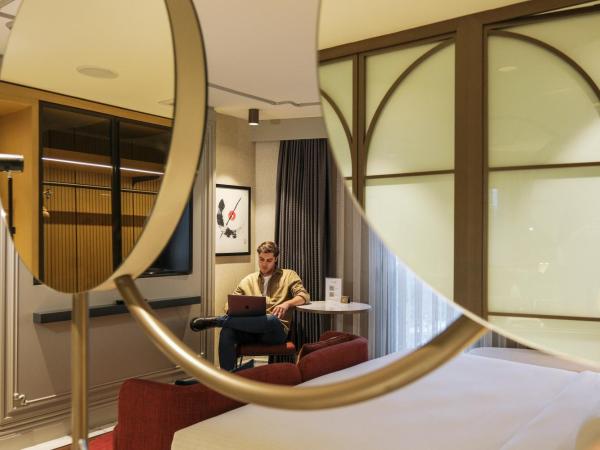 Stayso The House Hotel : photo 10 de la chambre hébergement lit king-size deluxe confort