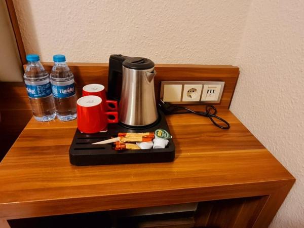 Hotel Frankfurt Messe : photo 3 de la chambre chambre simple avec salle de bains privative