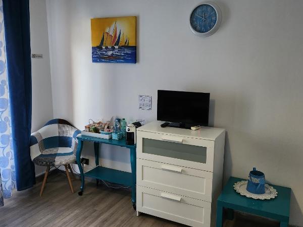 Testa o Croce Casa Vacanze : photo 5 de la chambre chambre double ou lits jumeaux avec salle de bains privative externe