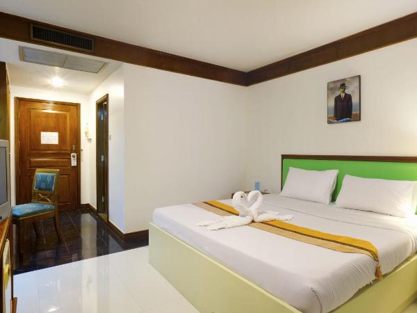 Silom Avenue Inn : photo 2 de la chambre chambre double ou lits jumeaux supérieure