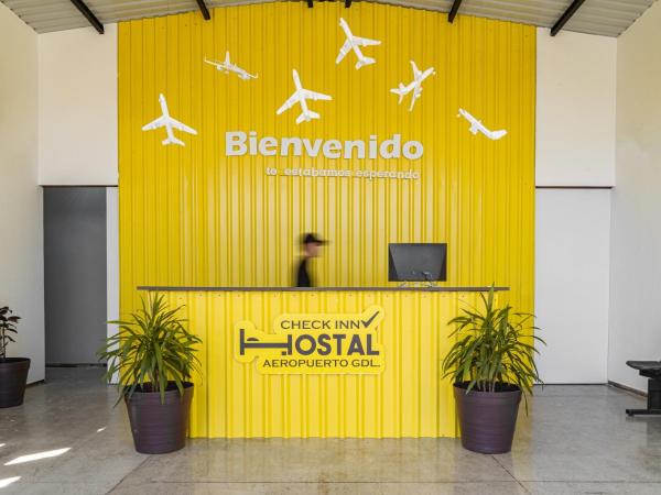 CHECK INN HOSTAL AEROPUERTO GDL : photo 5 de la chambre chambre lits jumeaux Économique