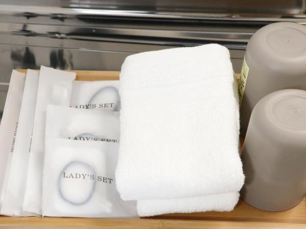 attomi hostel : photo 5 de la chambre chambre quadruple avec douche