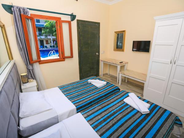 Hotel Bleu Nuit : photo 7 de la chambre chambre double ou lits jumeaux Économique