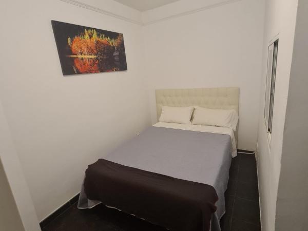 Rooms Moncloa in LOFT - TPH Madrid : photo 4 de la chambre chambre double avec salle de bains commune