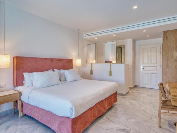 San Antonio Summerland : photo 6 de la chambre suite junior avec accès direct à la piscine