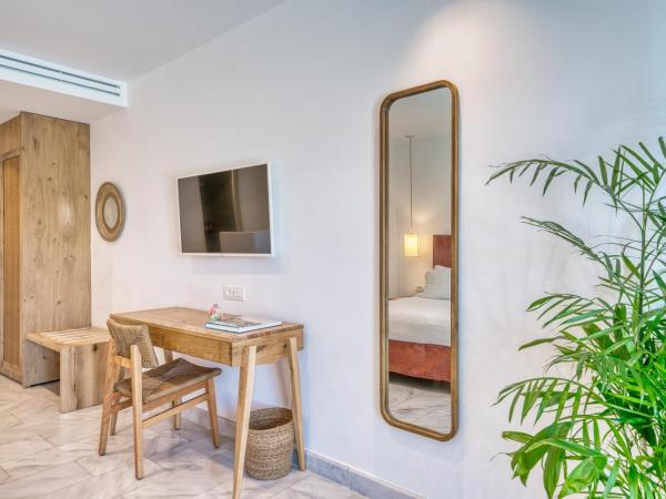 San Antonio Summerland : photo 8 de la chambre suite junior avec accès direct à la piscine