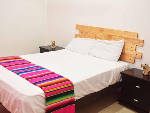 Hostal Casa Bohemia : photo 2 de la chambre chambre double avec salle de bains commune