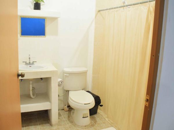 Hostal Casa Bohemia : photo 4 de la chambre chambre double ou lits jumeaux