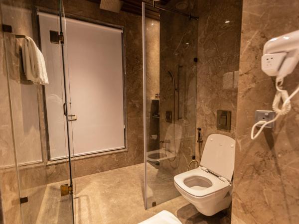 The Corinthians Resort & Club : photo 5 de la chambre premier room 15% discount on food and soft beverages , spa , saloon and laundry(only washing and ironing)