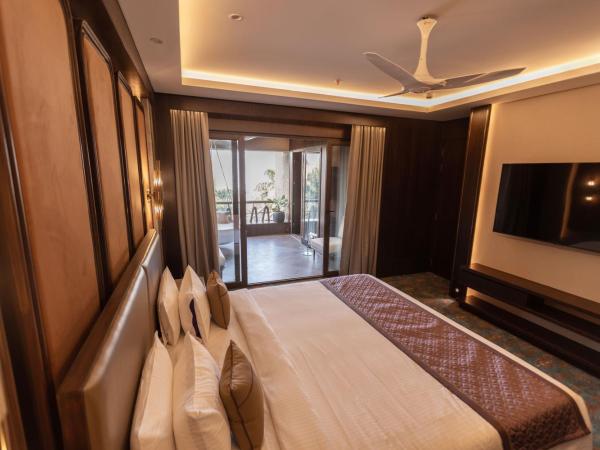 The Corinthians Resort & Club : photo 3 de la chambre wow suite 15% discount on food and soft beverages , spa , saloon and laundry(only washing and ironing)